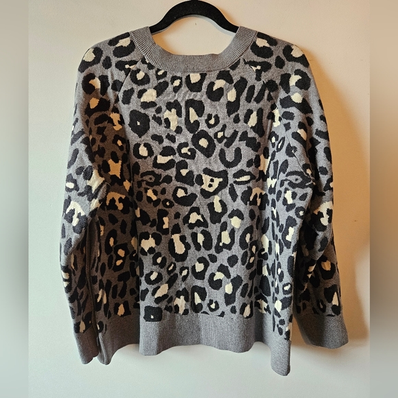 *2 For $30* Stella & Dot Grey Leopard sweater. Size XL - Picture 3 of 5